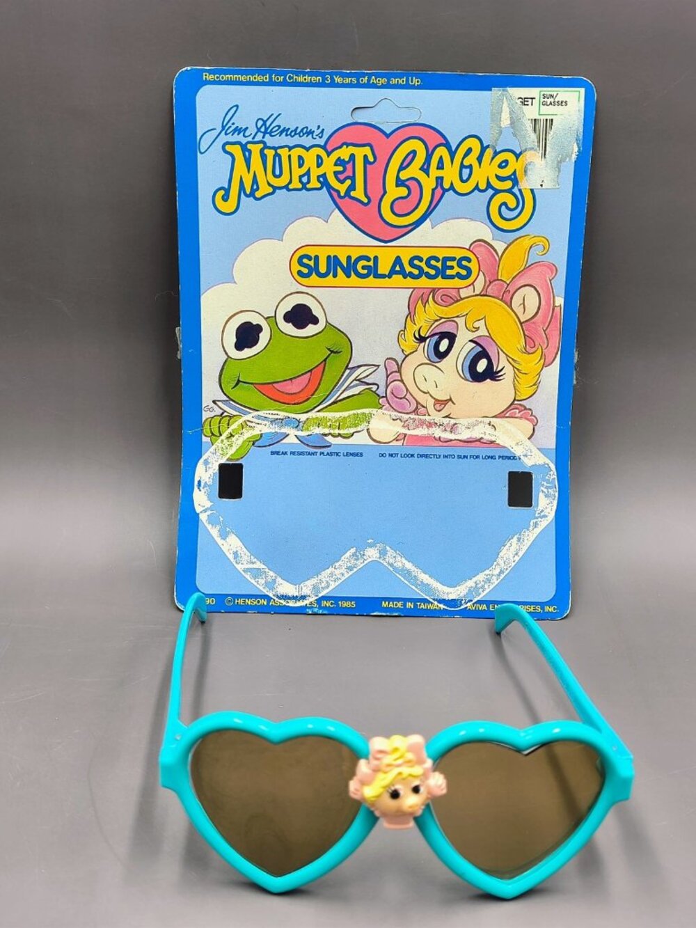 Vintage 1985 Muppet Babies Miss Piggy Plastic Kids Blue Sunglasses Heart-Shaped